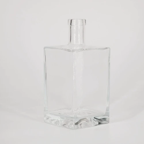Firkantet vodka glasflaske